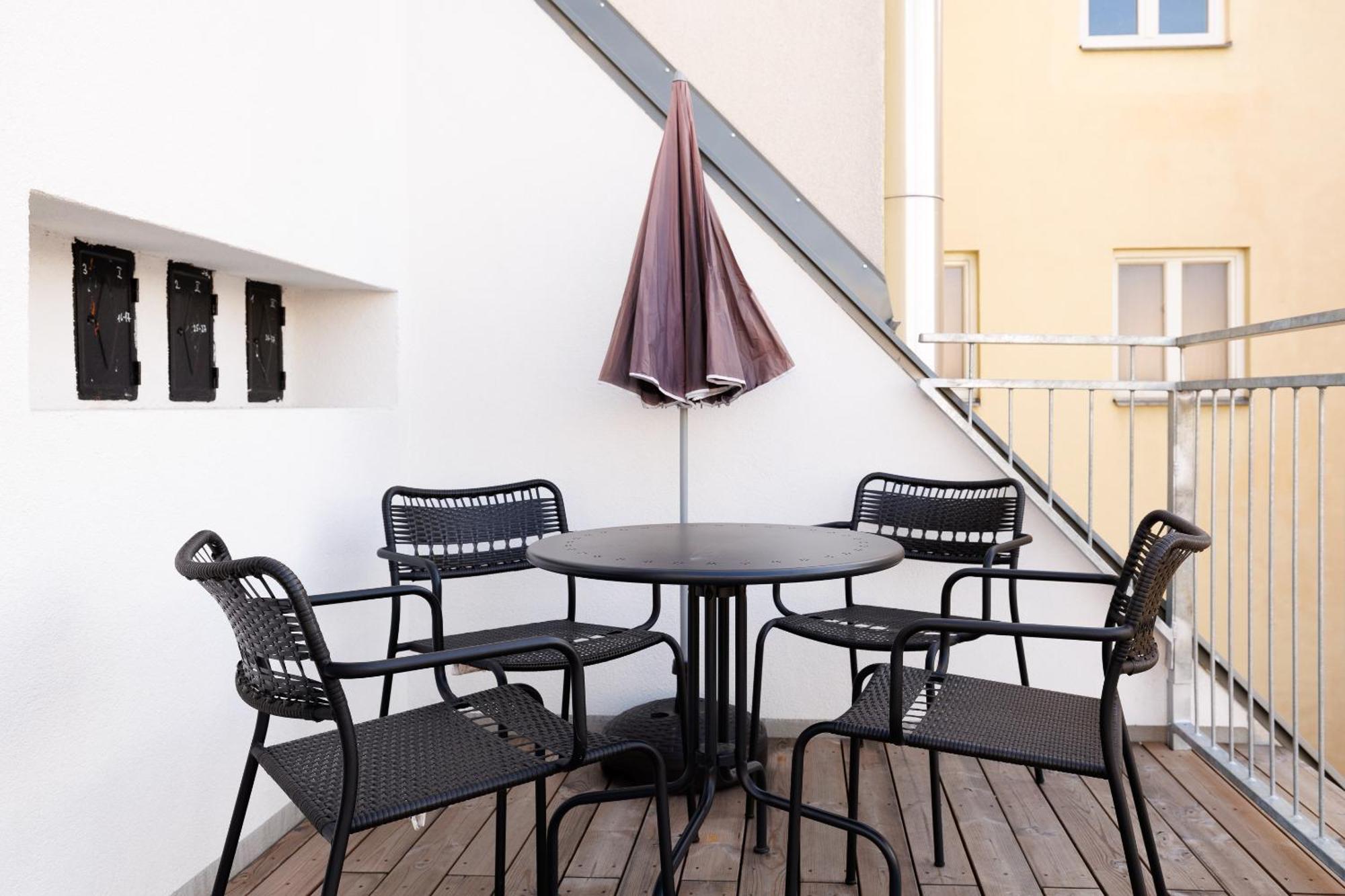 Symphony Apartments 42 - Modern Loft With Terrace And Grill In Central Location 维也纳 外观 照片