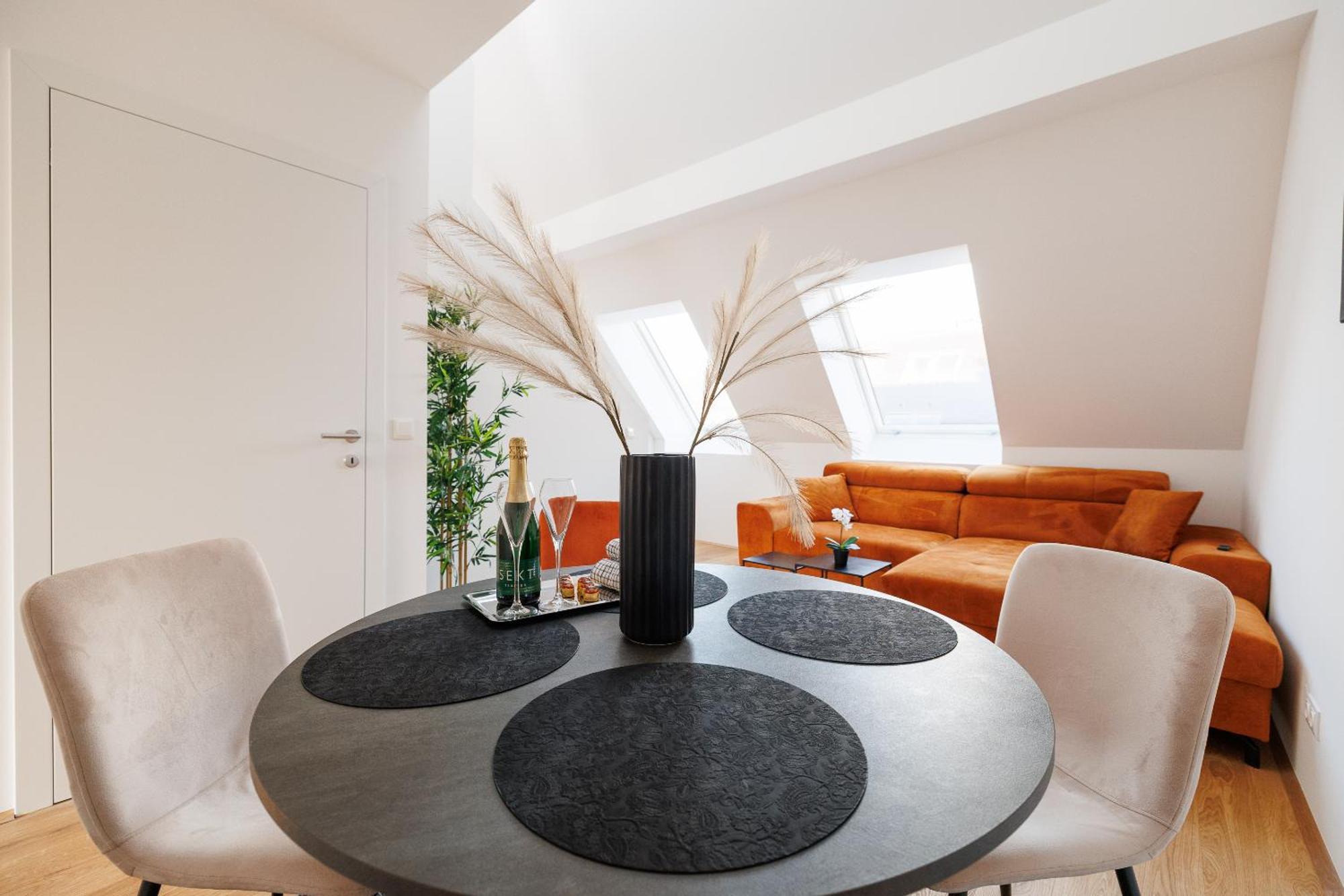 Symphony Apartments 42 - Modern Loft With Terrace And Grill In Central Location 维也纳 外观 照片