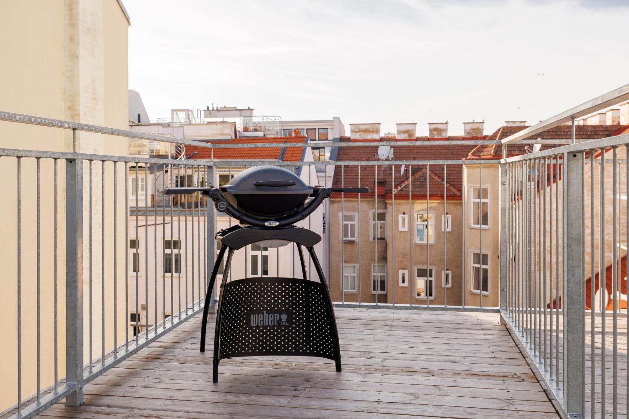 Symphony Apartments 42 - Modern Loft With Terrace And Grill In Central Location 维也纳 外观 照片